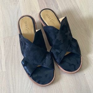 Evereve womens sandals, excellent condition!